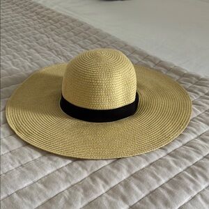 Women's Straw Hat with Black Band
